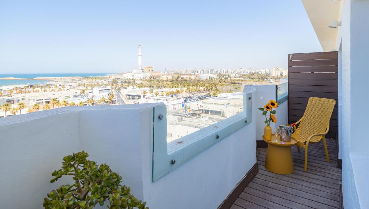 Play Seaport Suite Hotel Tlv Тель-Авив Экстерьер фото
